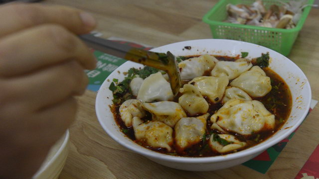 酸汤水饺