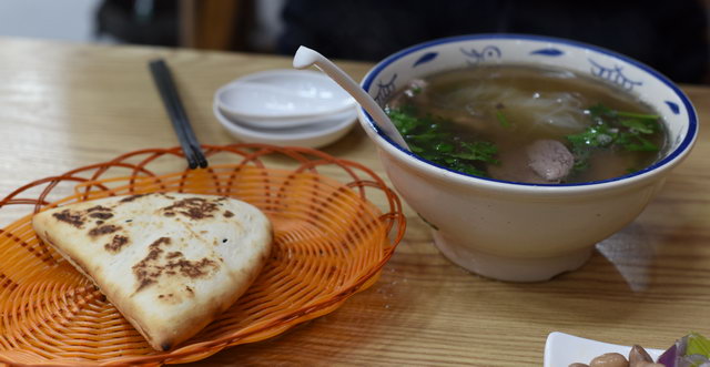 羊肉汤和饼