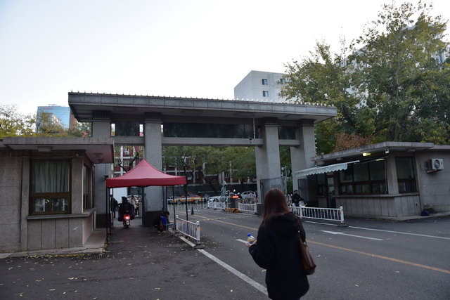 南门