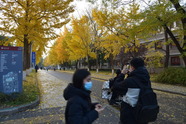 南门内的街景